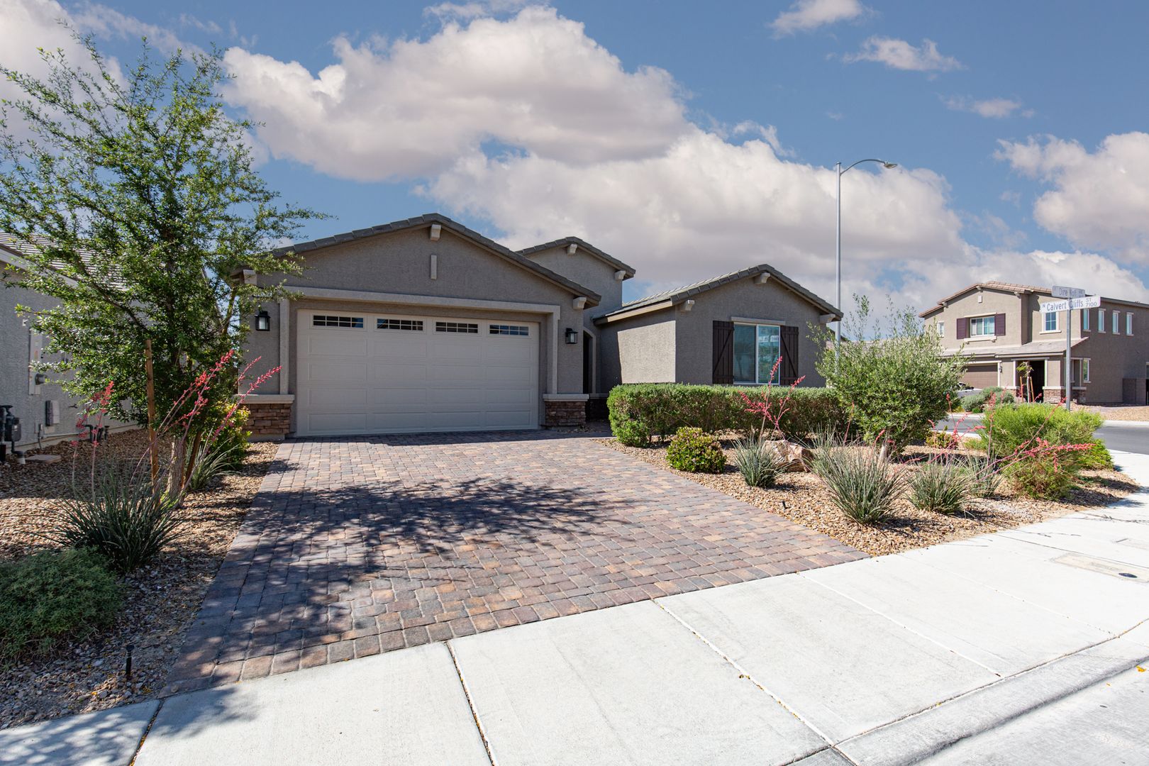 North Las Vegas House: 1639 Dire Wolf Ave