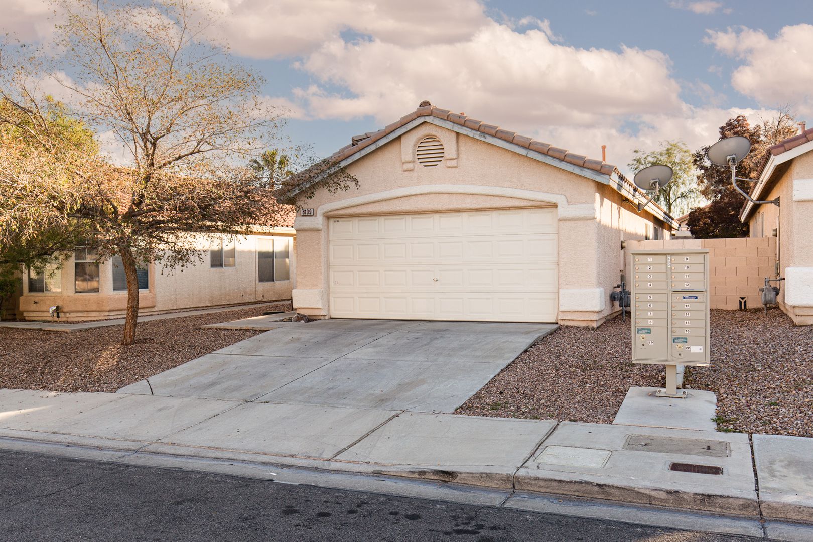 Las Vegas House: 8109 Defiance Ave