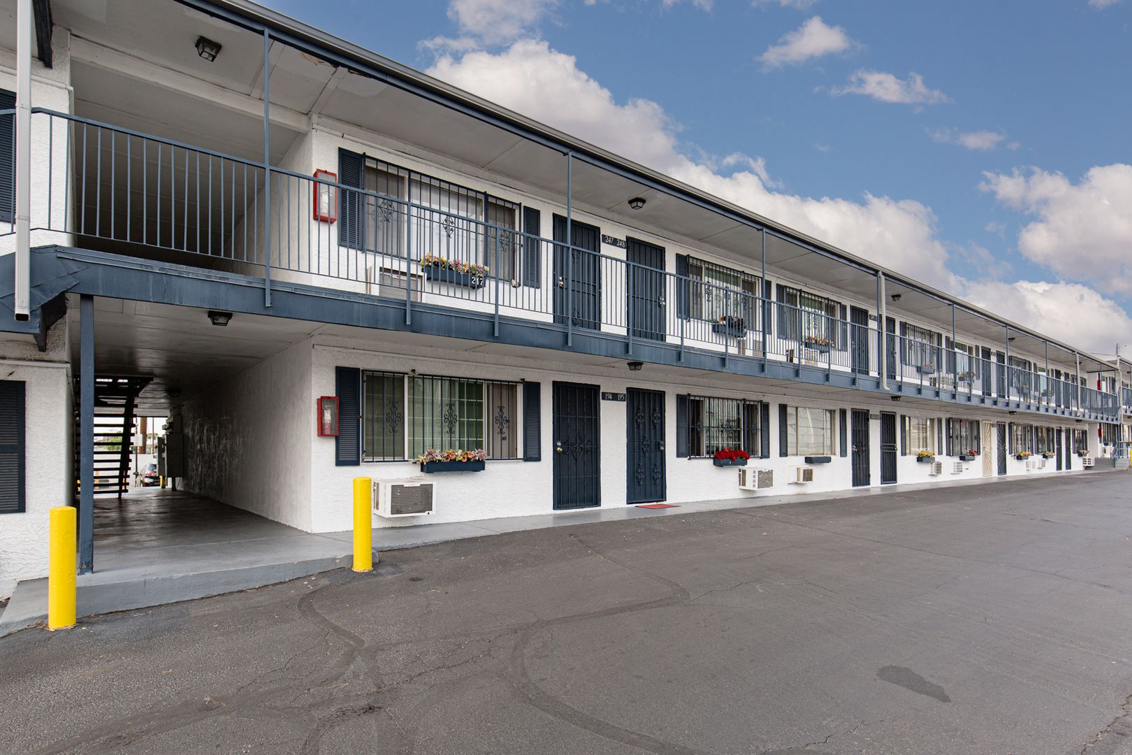 Las Vegas House: 4600 University Center Dr #247