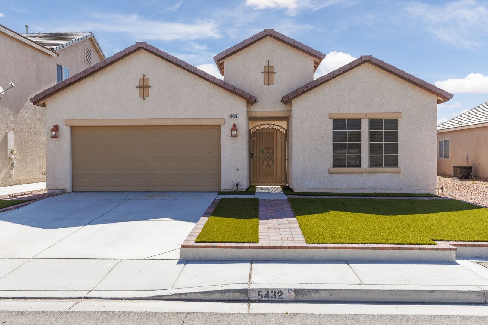 North Las Vegas House: 5432 Roaring Surf DR