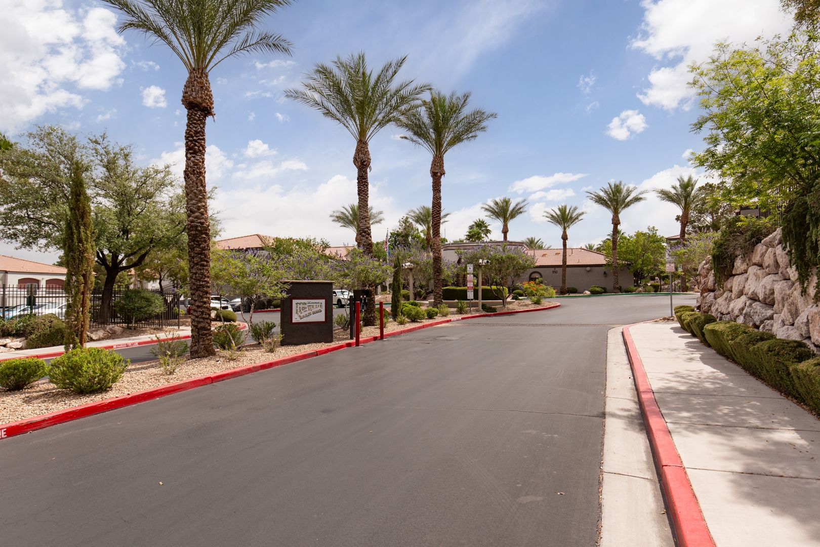 Henderson House: 950 Seven Hills Dr Unit 123