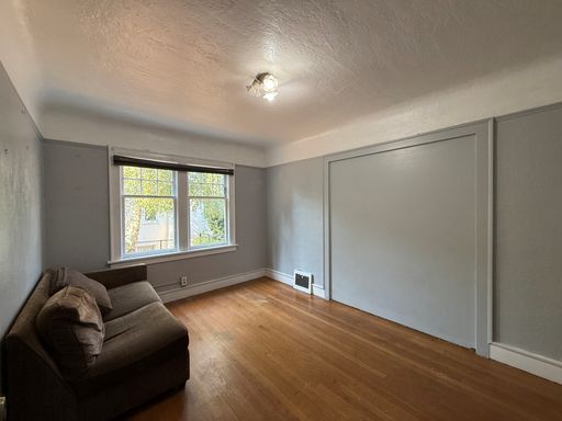 Private House- Shared Living – photo 1
