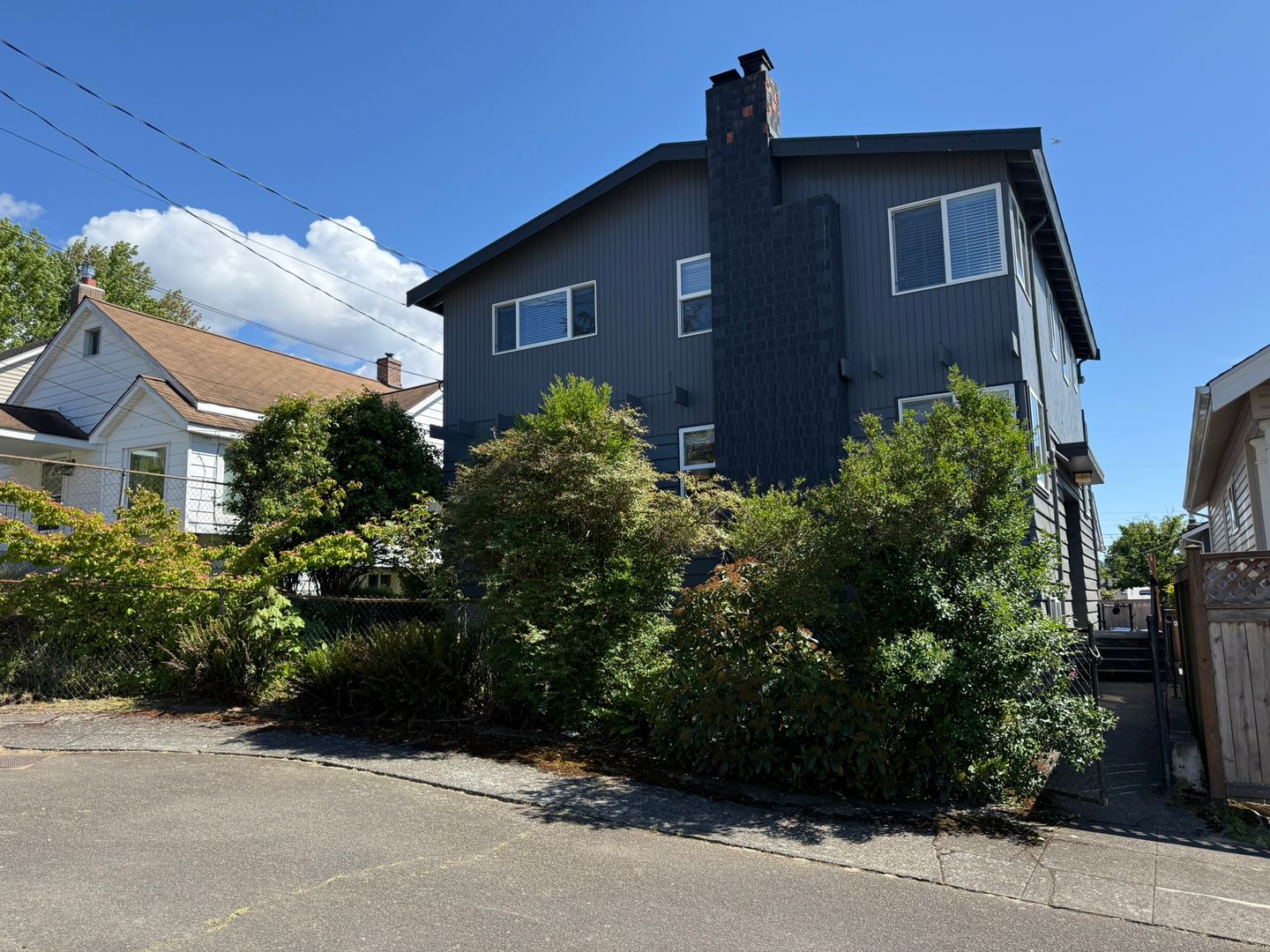 Seattle Apartment: 357 NW 50th St