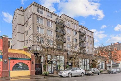 Modern 1 Bedroom and 1 Bathroom Unit Nestled in the Friendly Lake City Neighborhood of Seattle! – photo 1