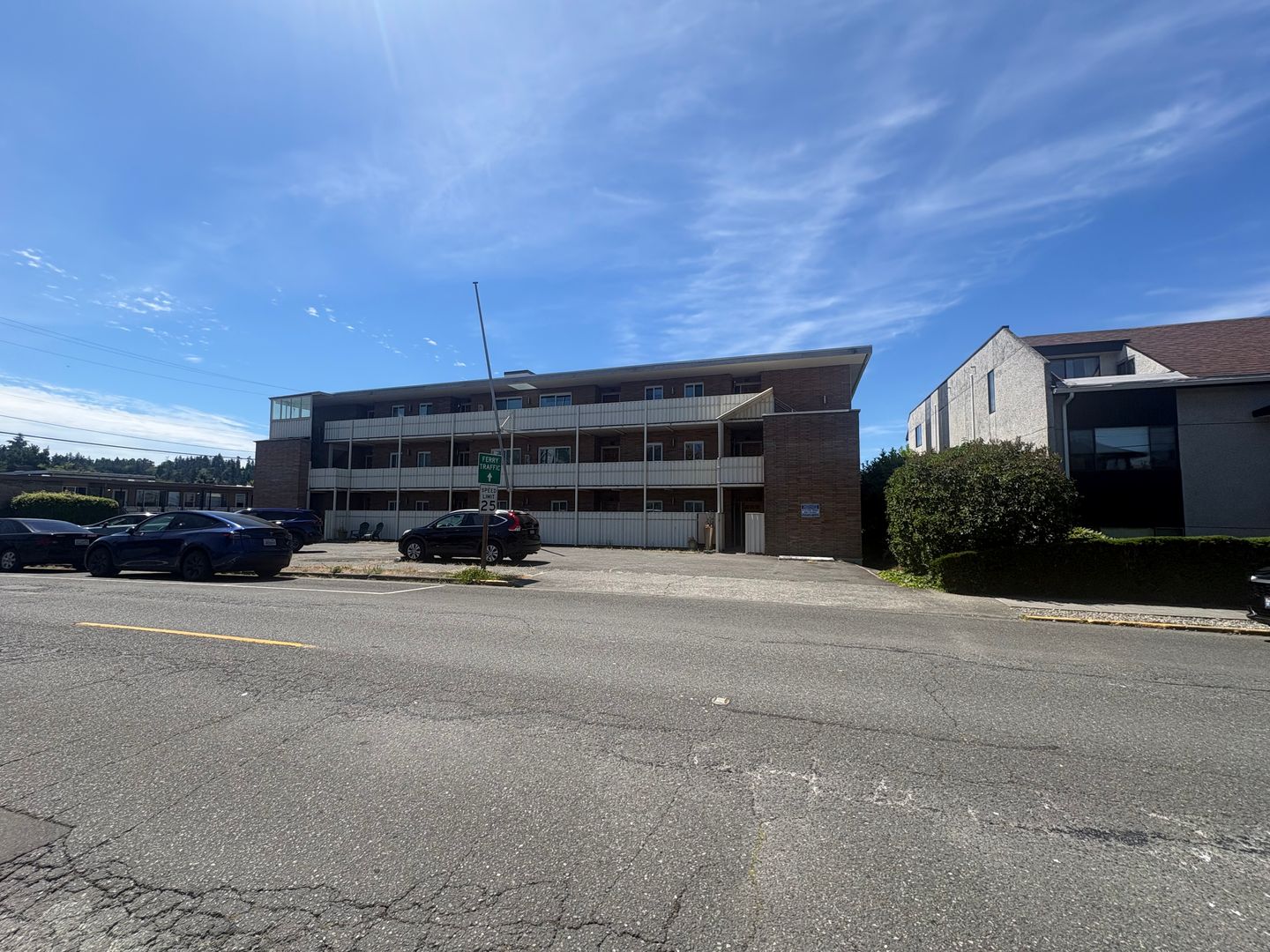 Edmonds Apartment: 230 3rd Ave South