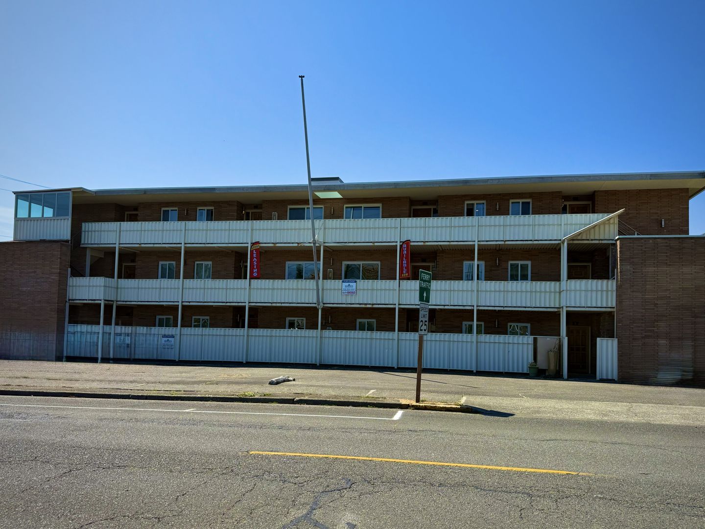Edmonds Apartment: 230 3rd Ave South