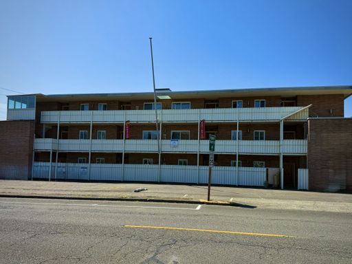 Edmonds Bowl Retreat! Walking Distance to Cafes, Taverns, and the Vibrant Downtown Shops – photo 1