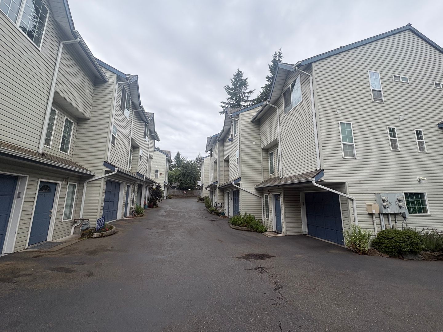 Seattle Townhome: 12549 Roosevelt Way NE #4