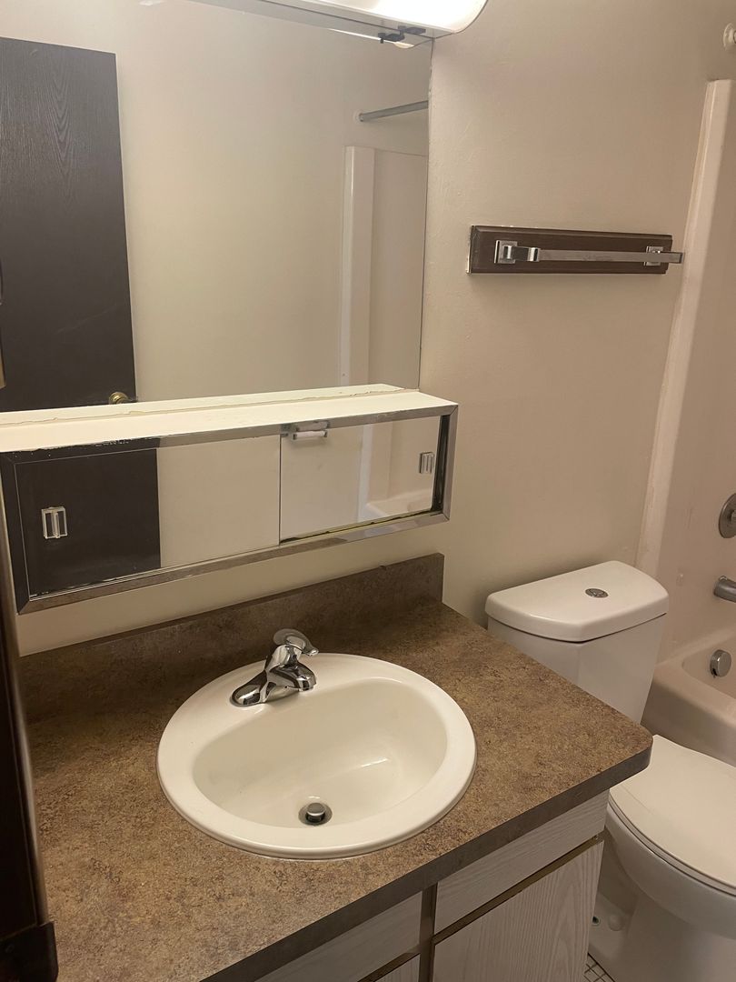 4811 Westchester Dr 108, Austintown, OH 44515