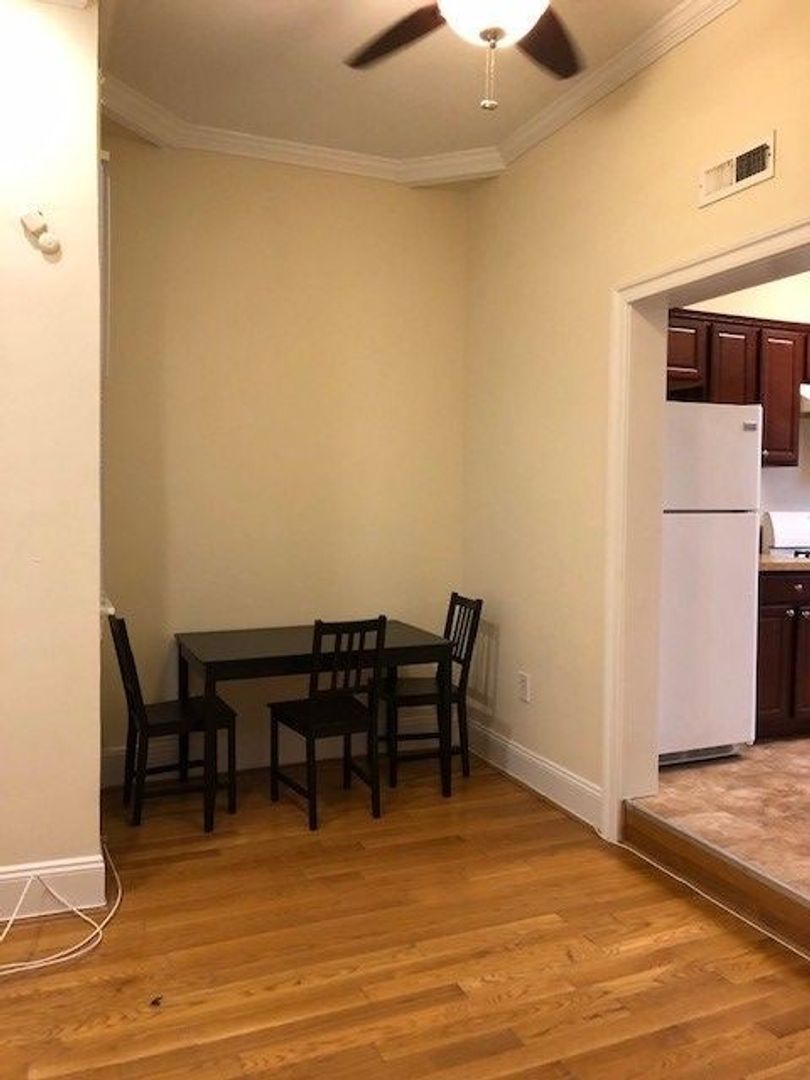 Baltimore Apartment: 1318 Eutaw Pl