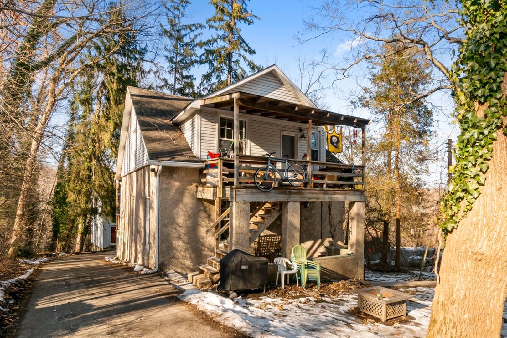 Baltimore Apartment: 1912 Sulgrave Ave