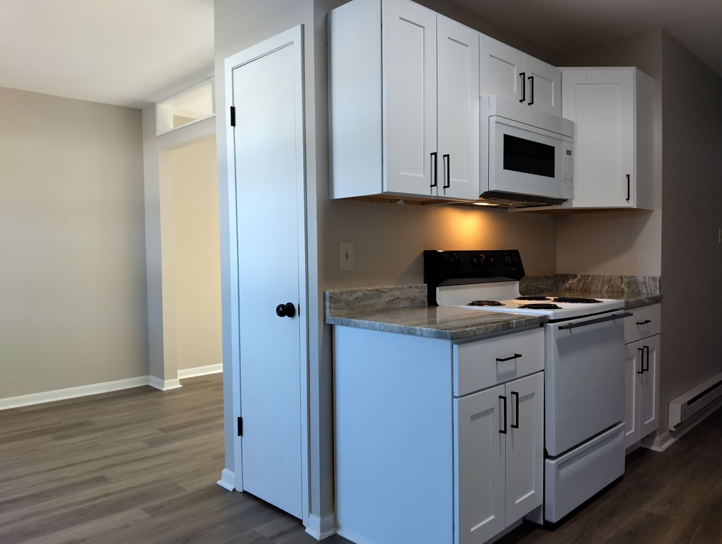 Gloucester Point Apartment: 7604 Bellhaven Drive