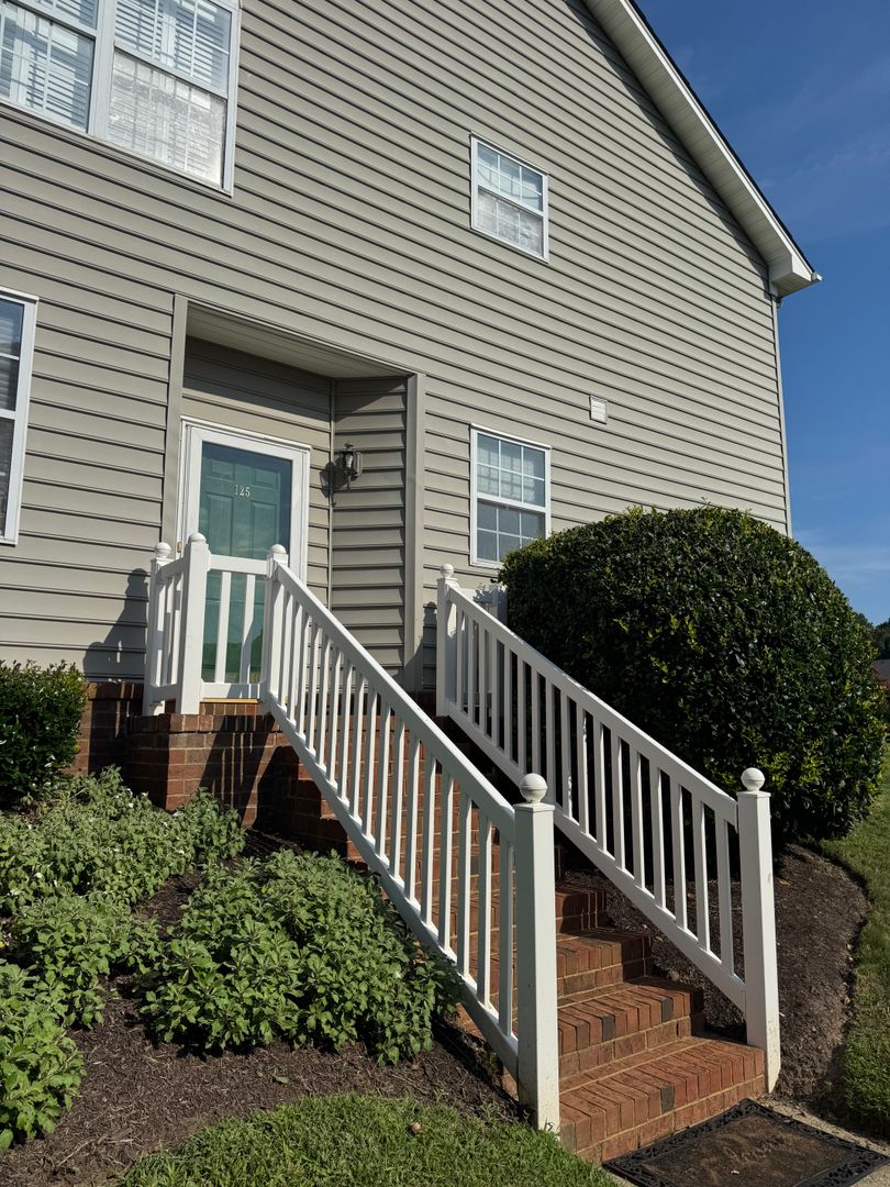 Williamsburg Townhome: 125 Shoal Creek