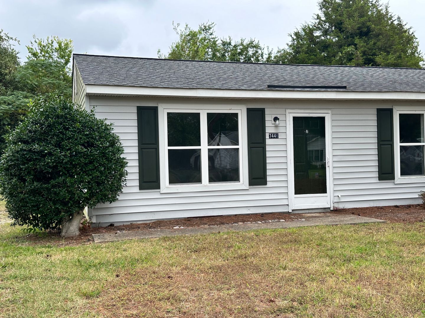 Gloucester Point Apartment: 7446 Bellehaven Drive