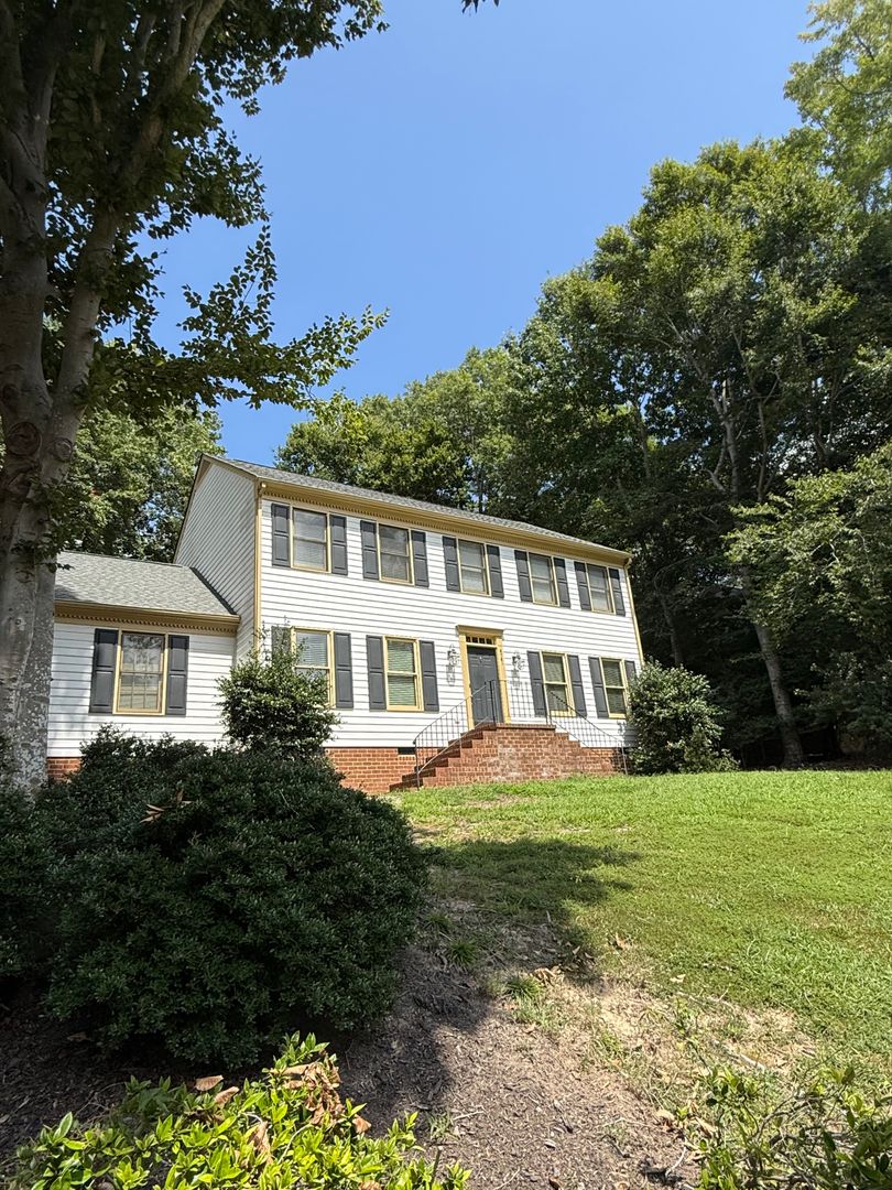 Williamsburg House: 4761 Bristol Circle