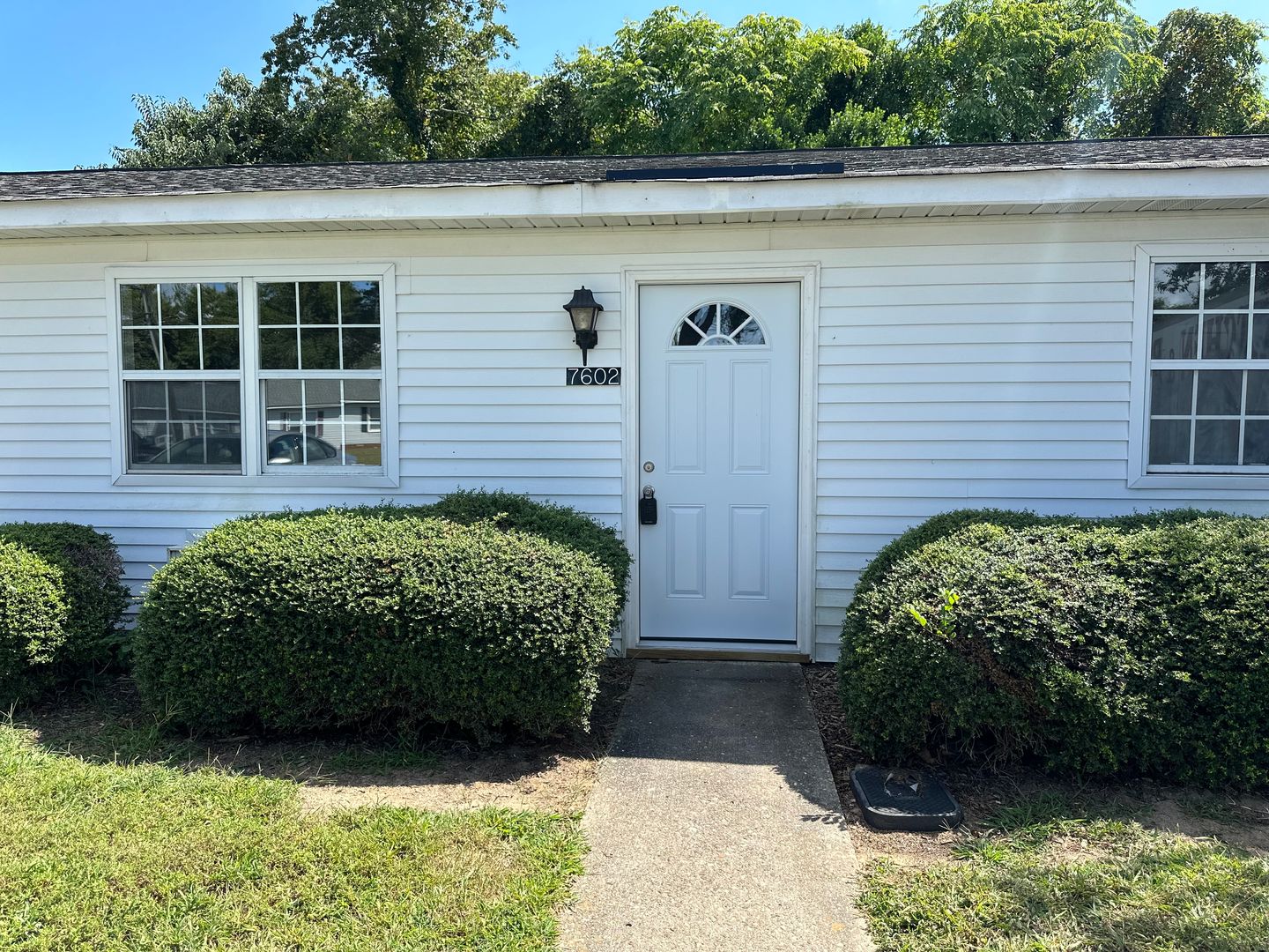 Gloucester Point Apartment: 7602 Bellehaven Drive