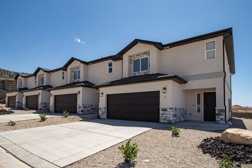 Beautiful like New Townhome in Cedar City! – photo 1