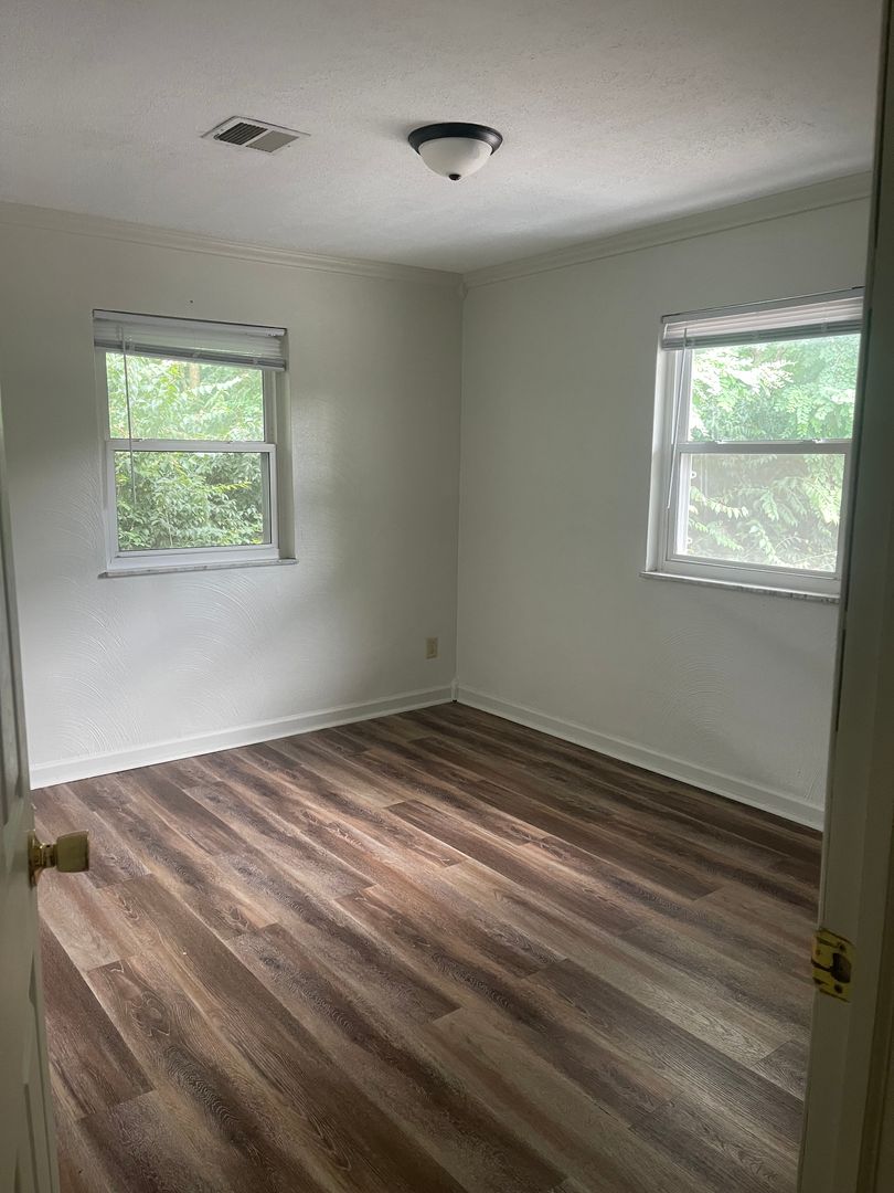 Dayton Apartment: 275 Medford St