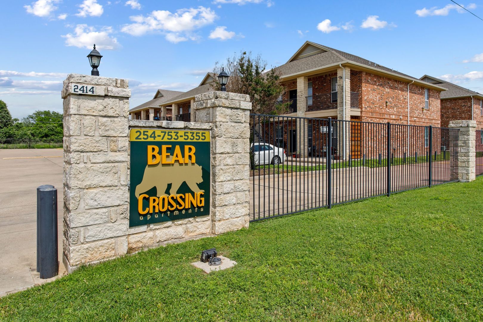 Waco Apartment: 2406 S University Parks Dr