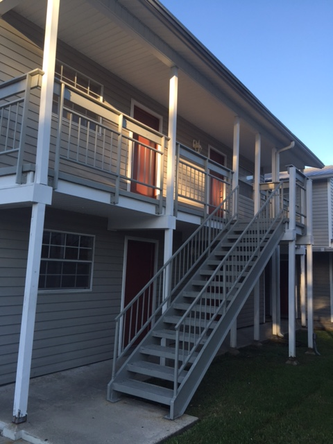 Lafayette Apartment: 908 Lamar Street