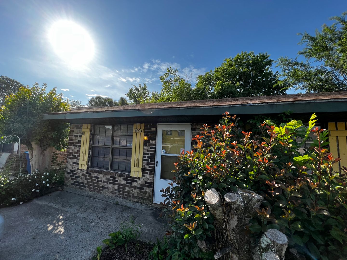 Lafayette Apartment: 405 Strasbourg Drive