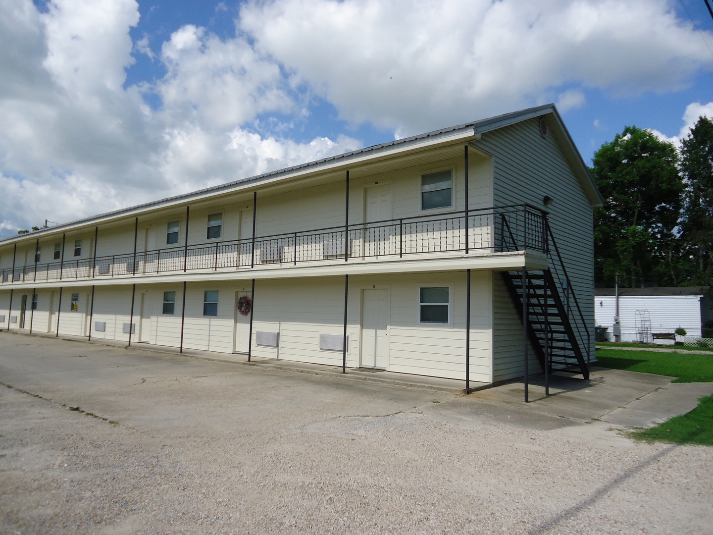 Scott Apartment: 610 Delhomme Avenue