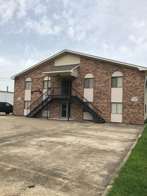 MOVE IN SPECIAL!! 2 bedroom 1 bath apartment – photo 1