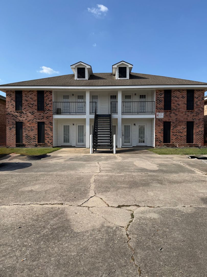 Lafayette Apartment: 106 Cantal Drive