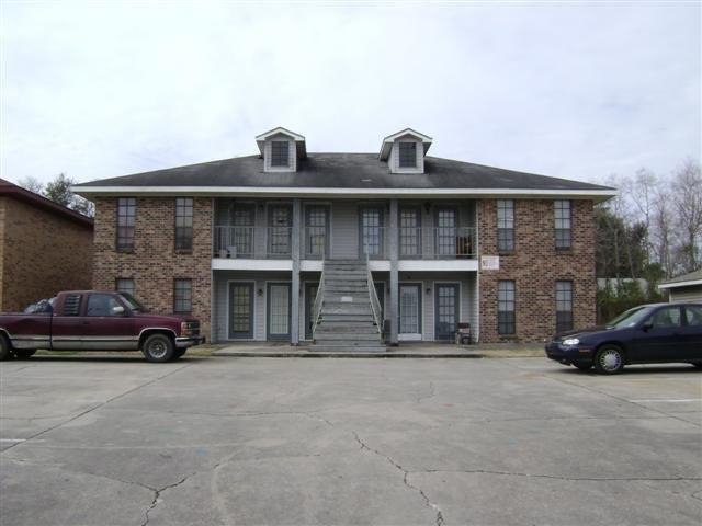 Lafayette Apartment: 202 Cantal Drive