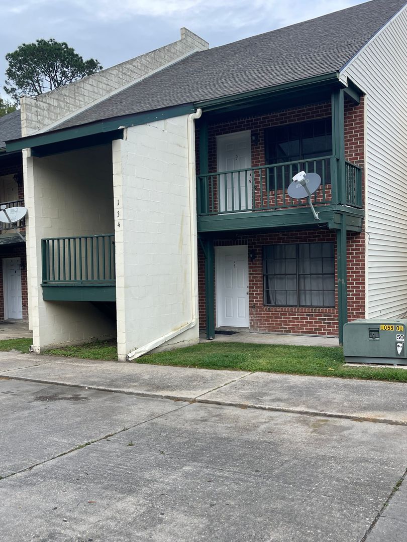 Lafayette Apartment: 134 N Meyers Drive