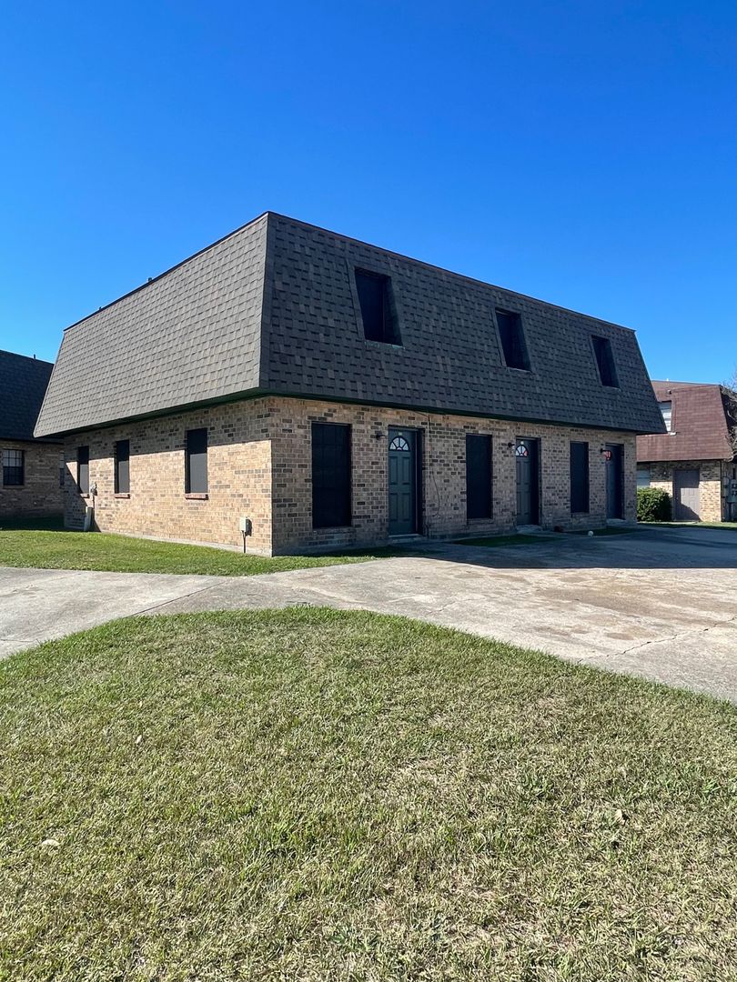 Lafayette Apartment: 306 Loire Avenue