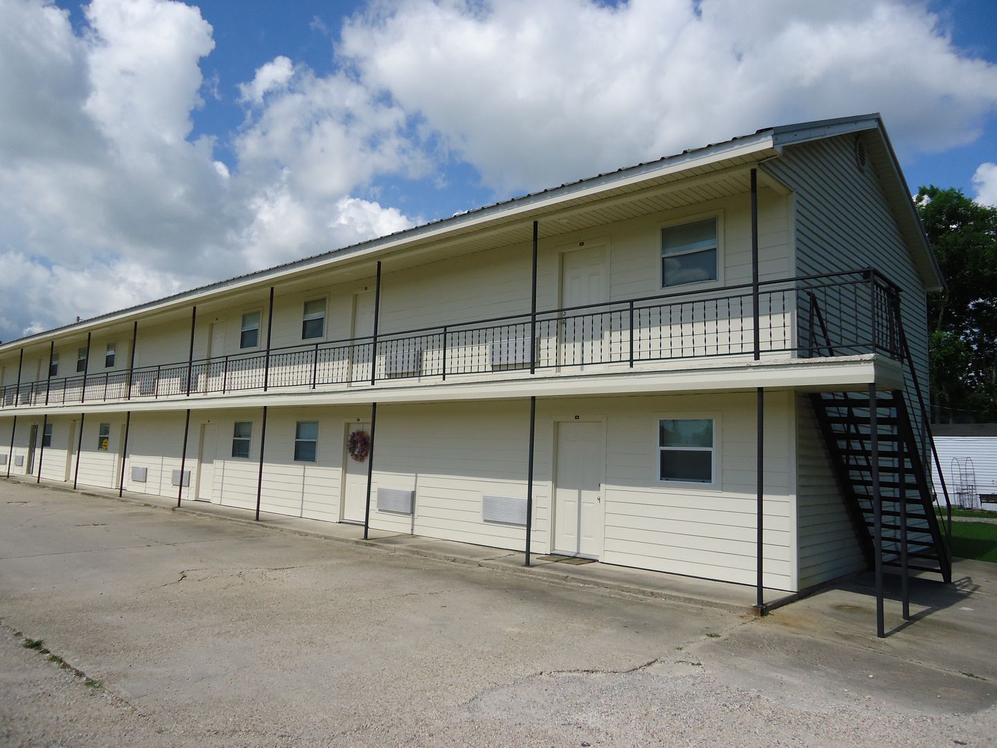 Scott Apartment: 610 Delhomme Avenue