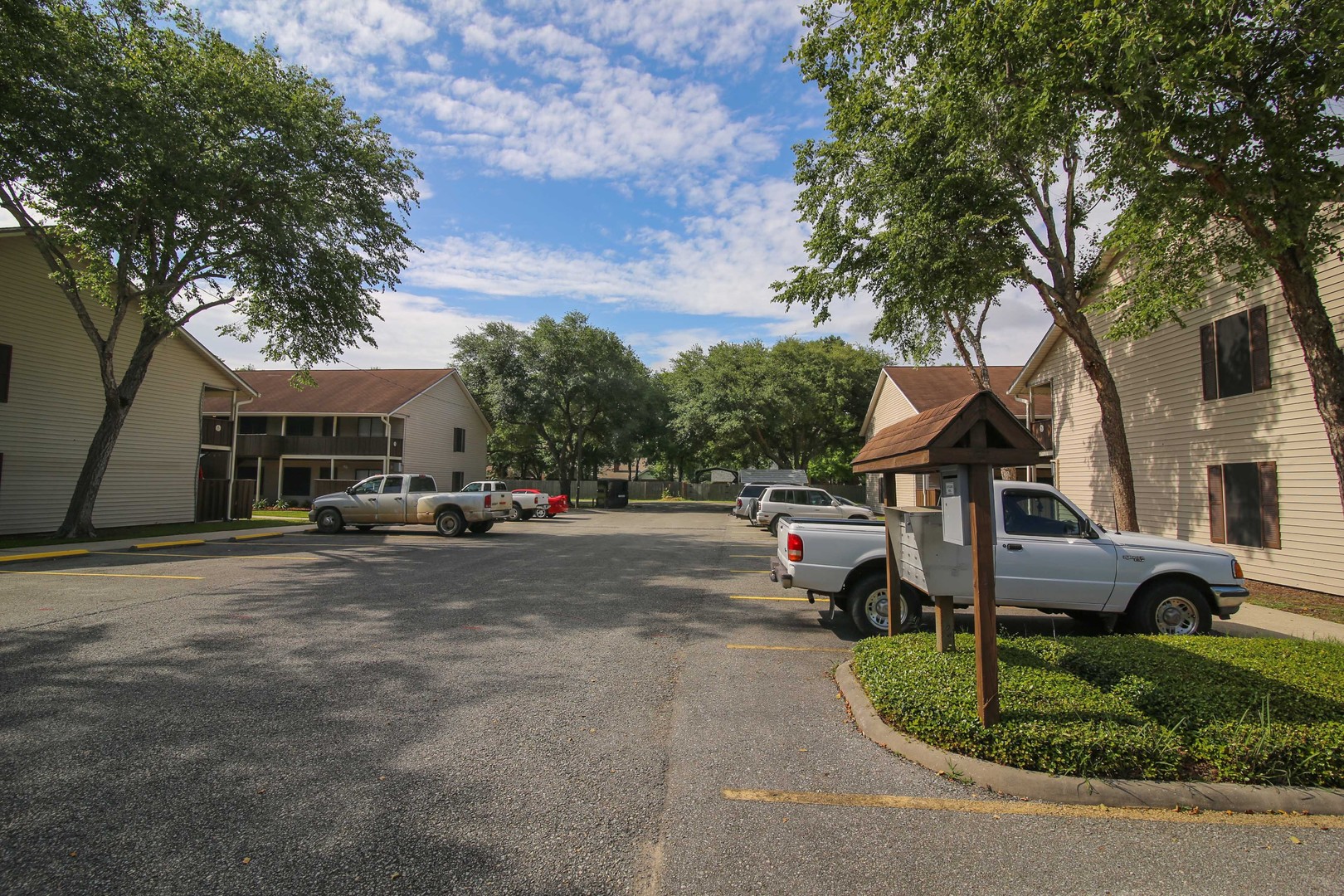 Lafayette Apartment: 5000 West Congress Street