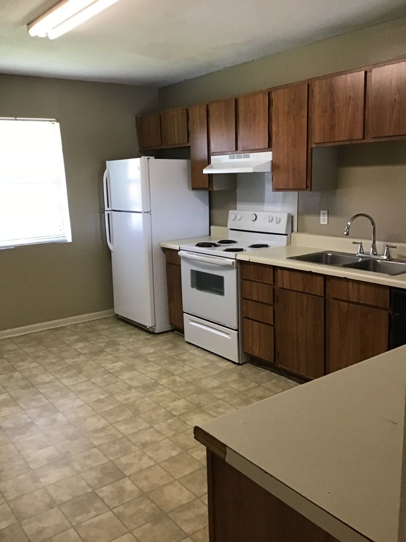 Lafayette Apartment: 106 Cantal Drive