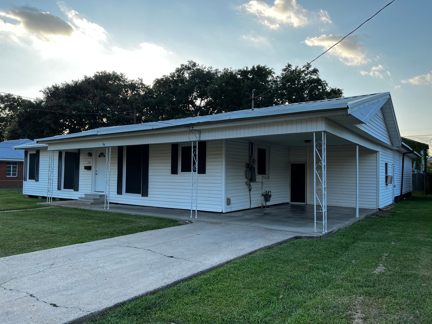 Lafayette Apartment: 210 St. Michael Street