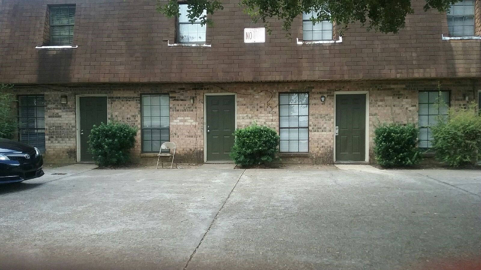 Lafayette Apartment: 500 Loire Avenue