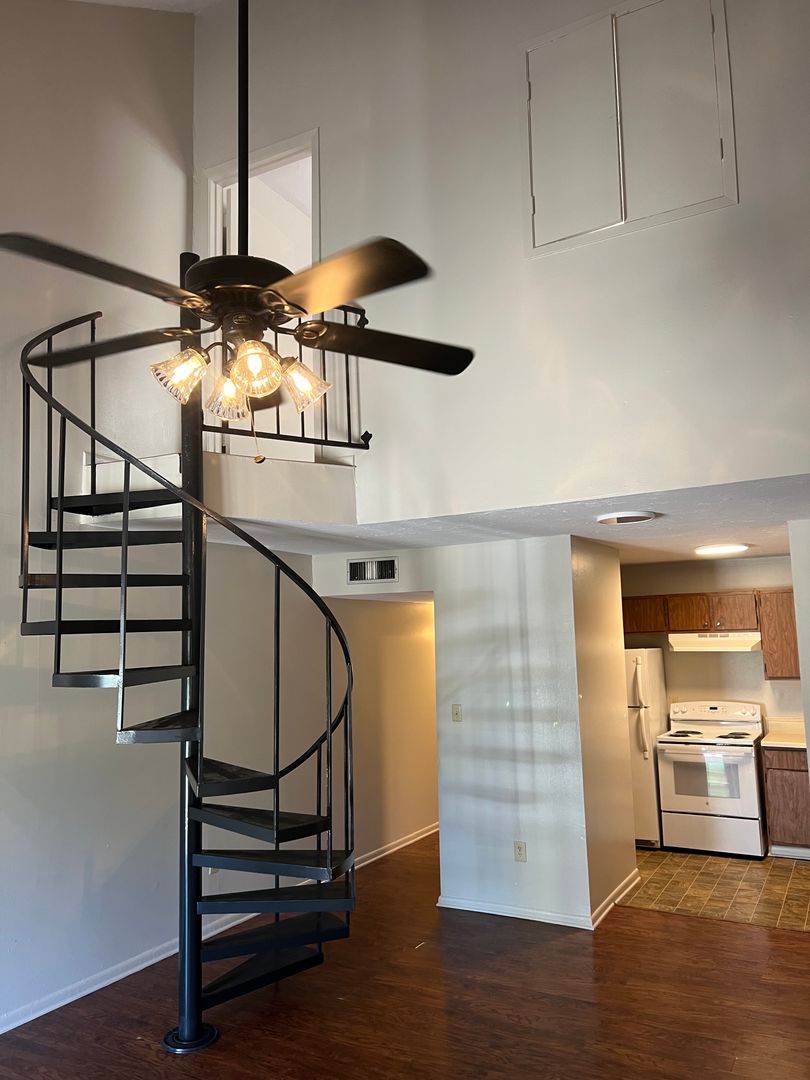 Lafayette Apartment: 134 N Meyers Drive