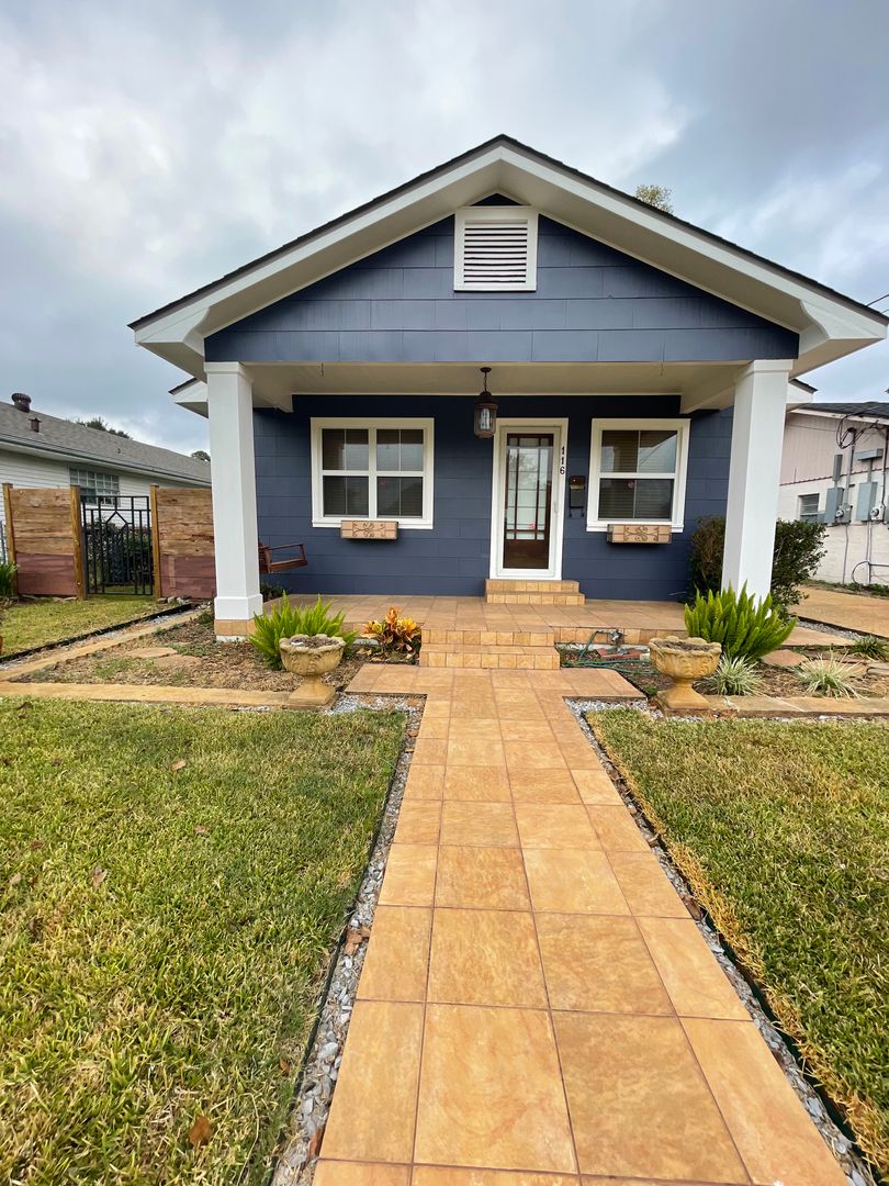 Lafayette House: 116 St. George Street