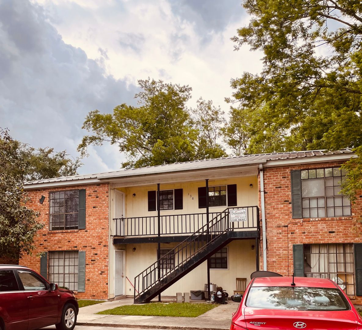 Lafayette Apartment: 138 Hummingbird Lane