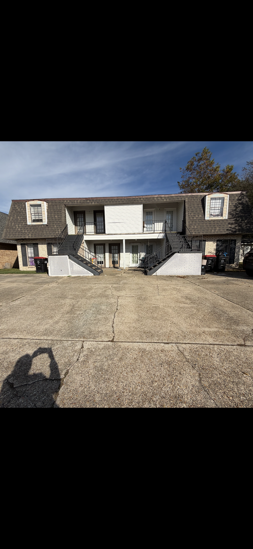 Lafayette Apartment: 106 Vaucluse Drive