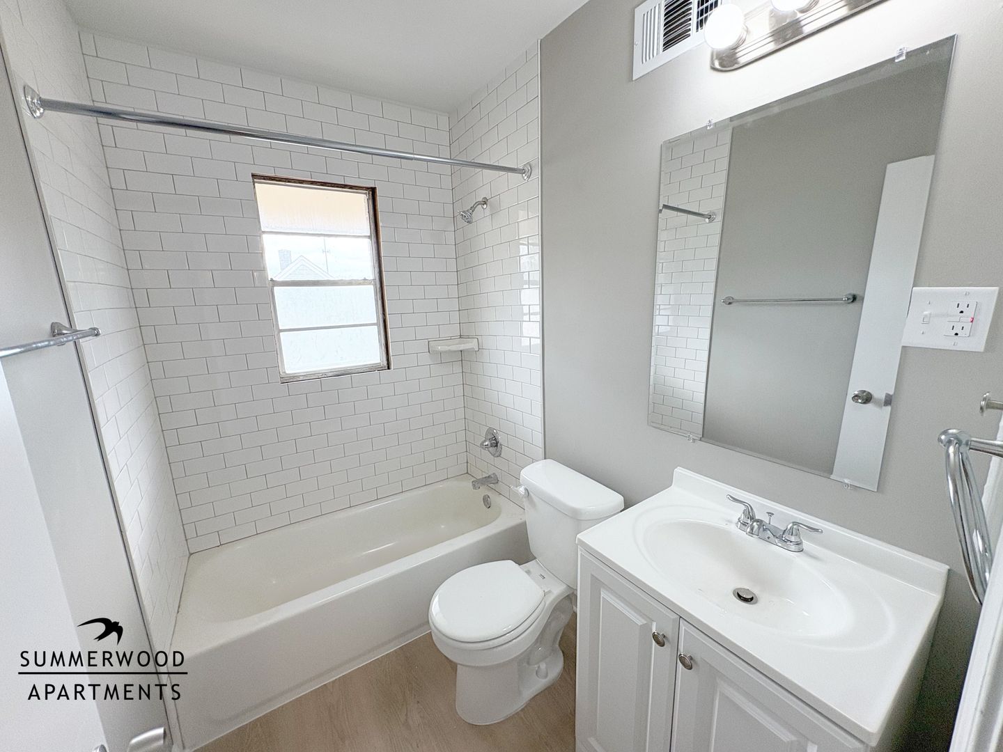 Memphis Apartment: 4015 Summer Avenue