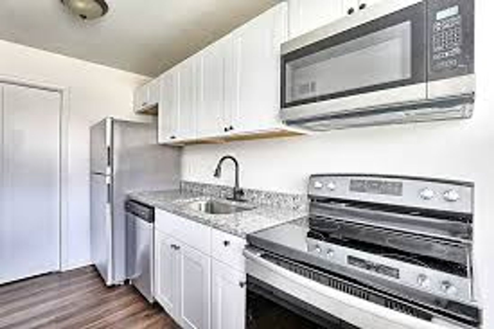 Jackson Brown Gardens Apartments 2 of 4