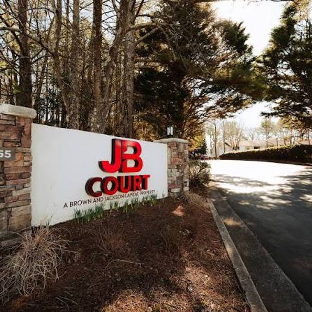 Stone Mountain Apartment: 1055 Lancashire Circle