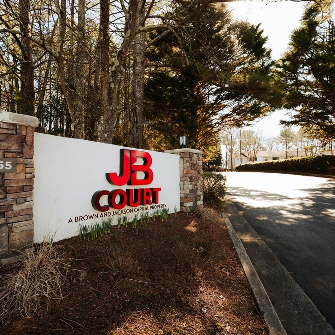 Stone Mountain Apartment: 1055 Lancashire Circle