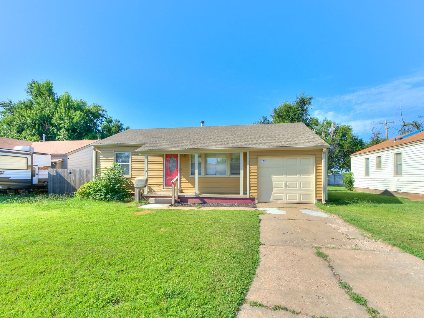 Midwest City House: 302 E. Jarman Dr