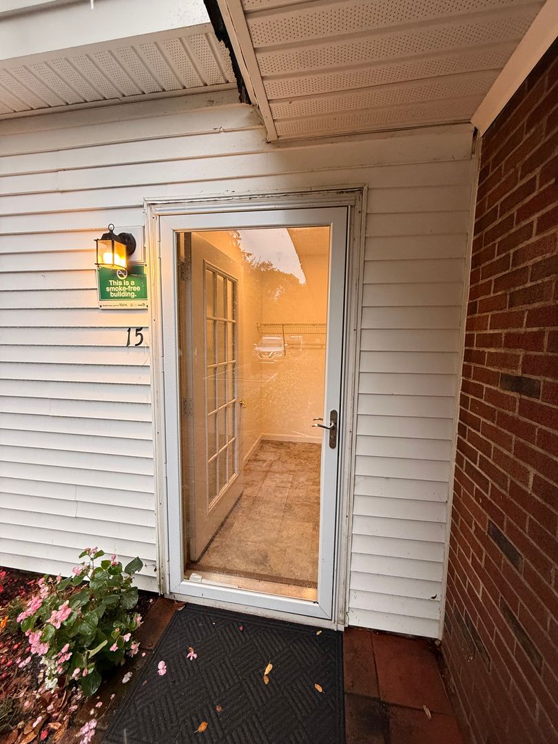 Waterville Apartment: 110 College Ave