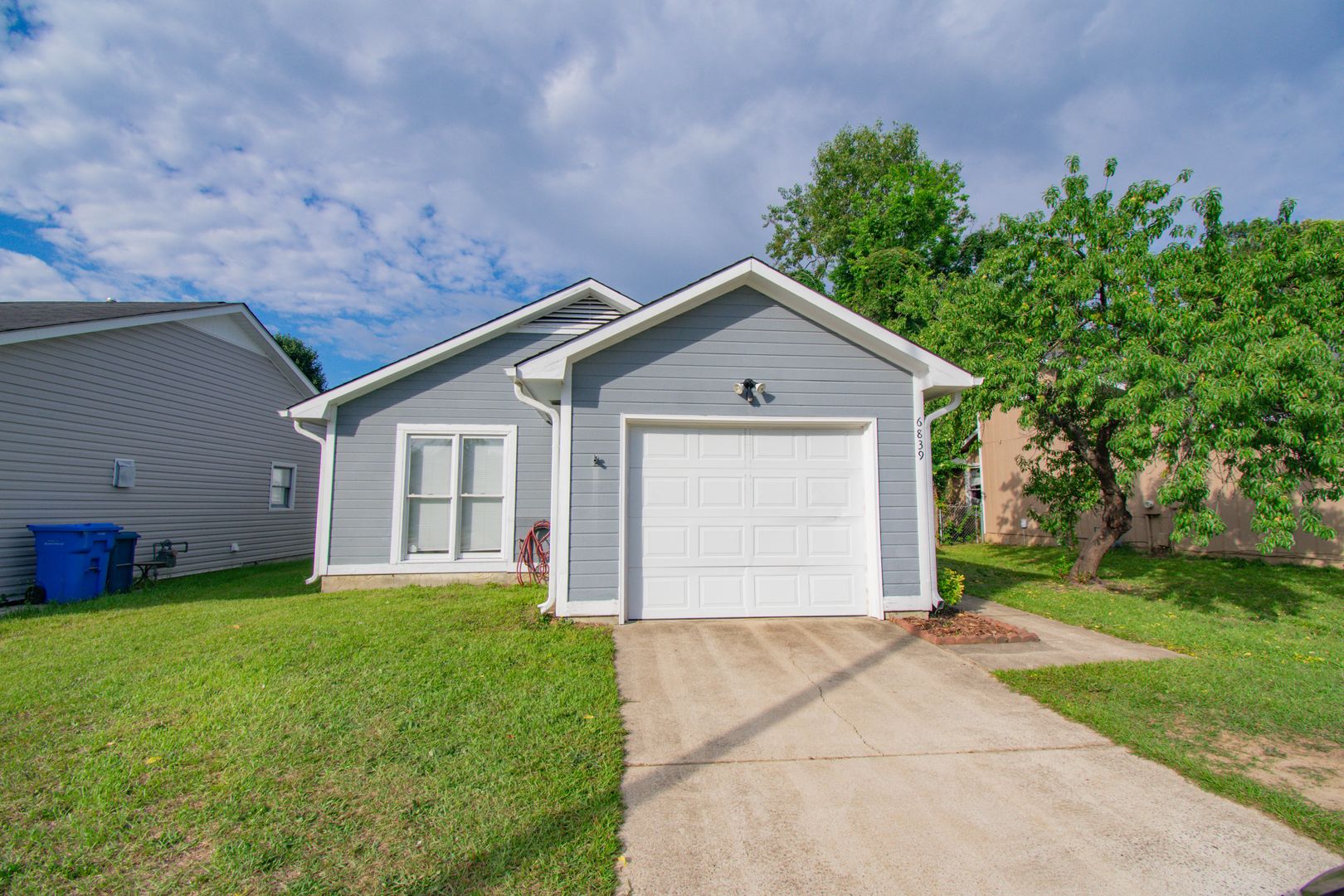 Fayetteville House: 6839 Shawcross Ln