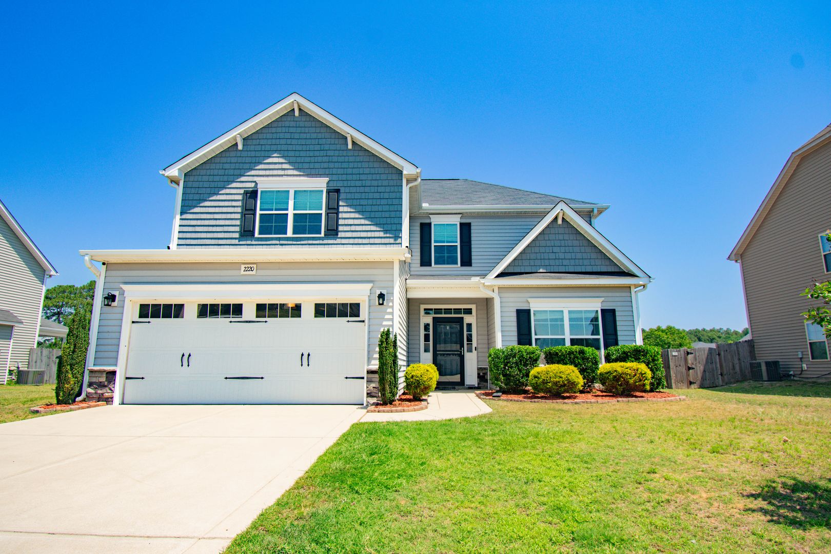 Hope Mills House: 2220 Oldenburg Ln