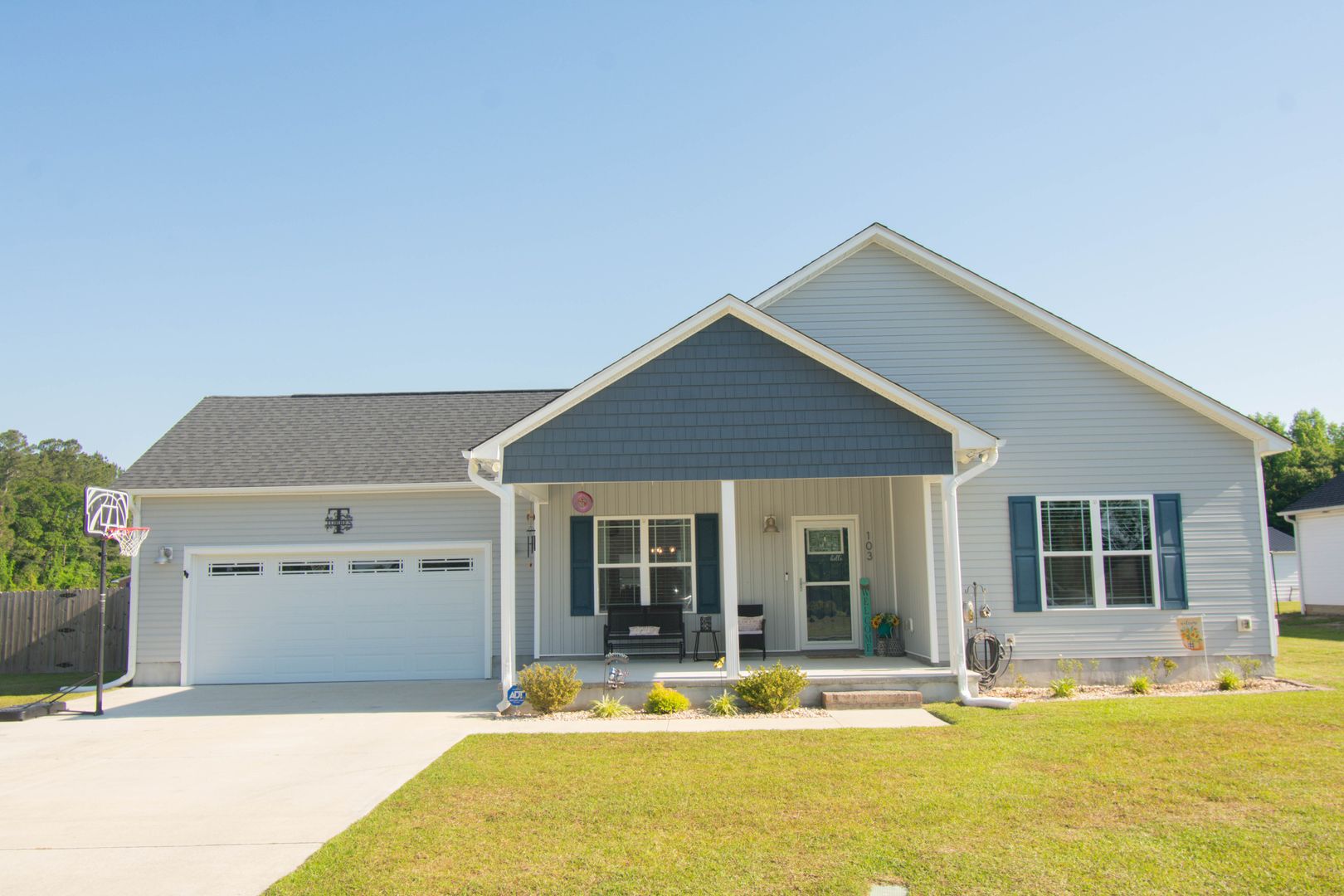 Richlands House: 103 Thoroughbred Run