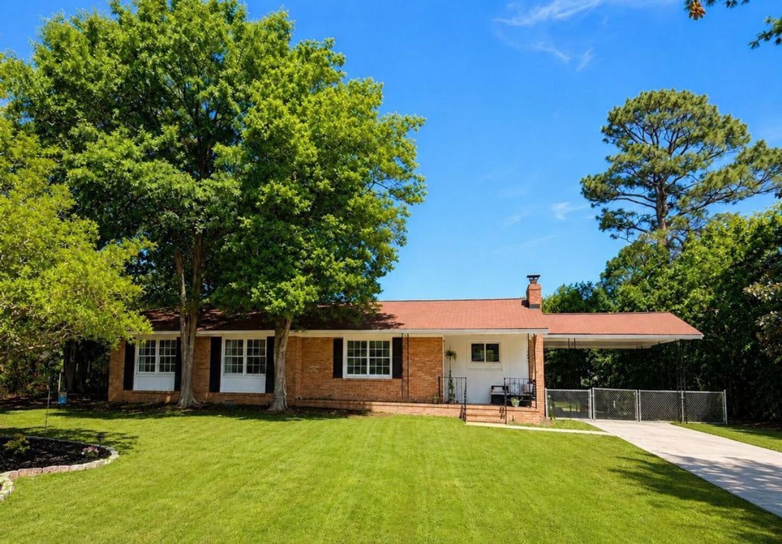 Fayettevile House: 1445 Keswick Dr